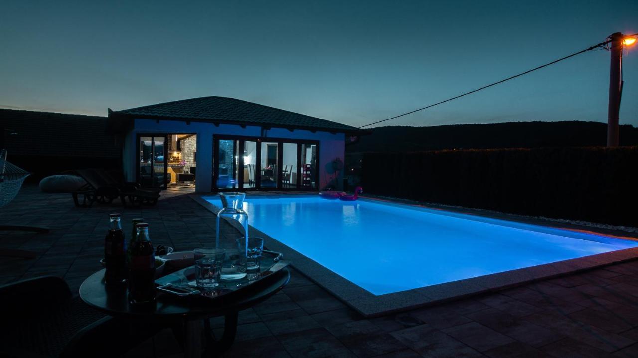 Villa De Luxe بيهاتش المظهر الخارجي الصورة