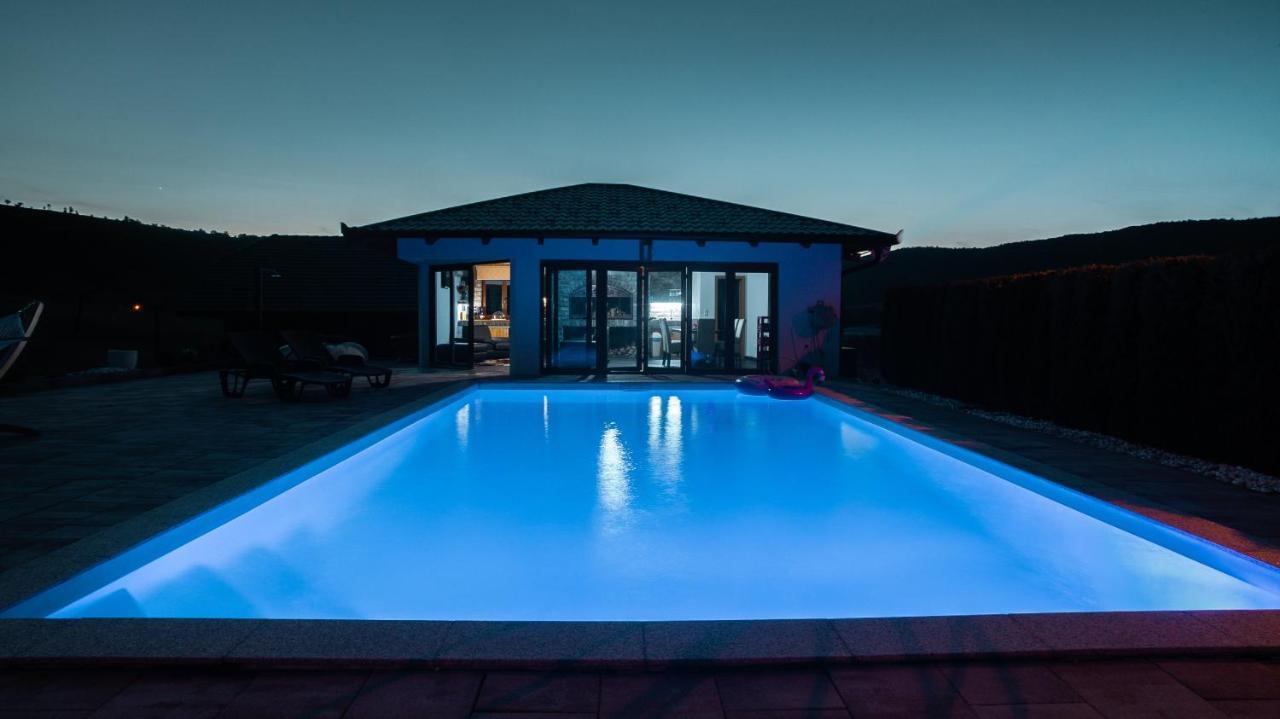 Villa De Luxe بيهاتش المظهر الخارجي الصورة