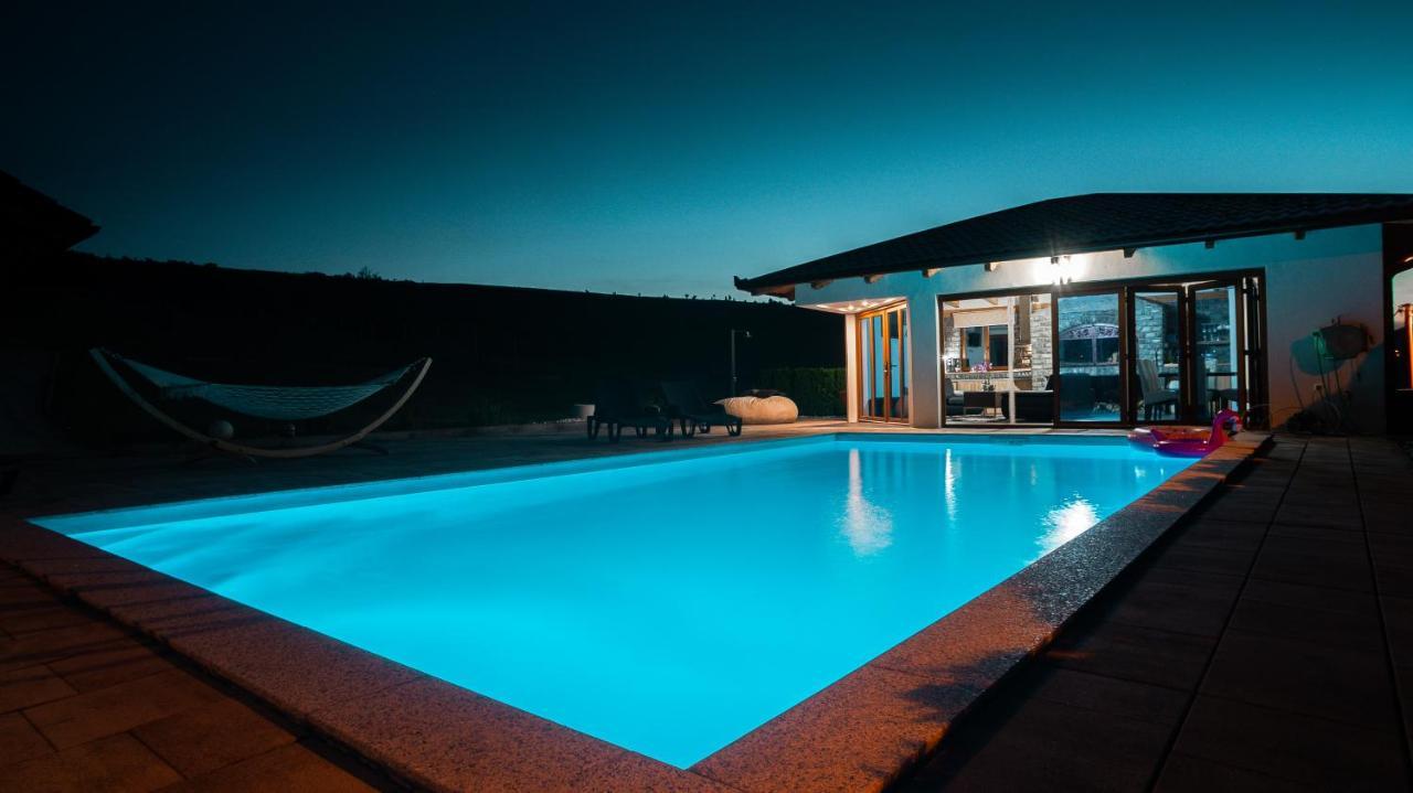 Villa De Luxe بيهاتش المظهر الخارجي الصورة